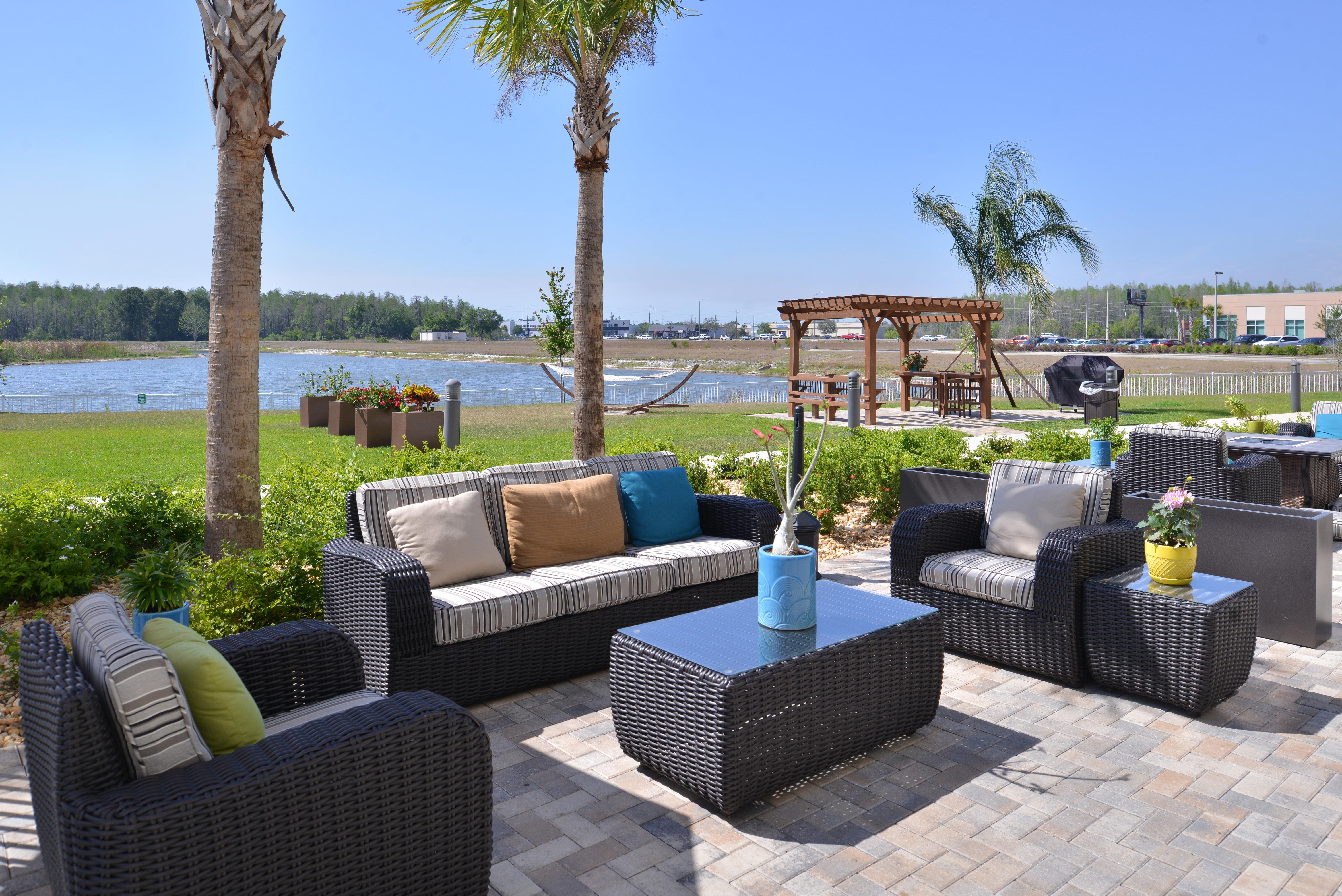 Holiday Inn Express & Suites Trinity By Ihg Exteriör bild
