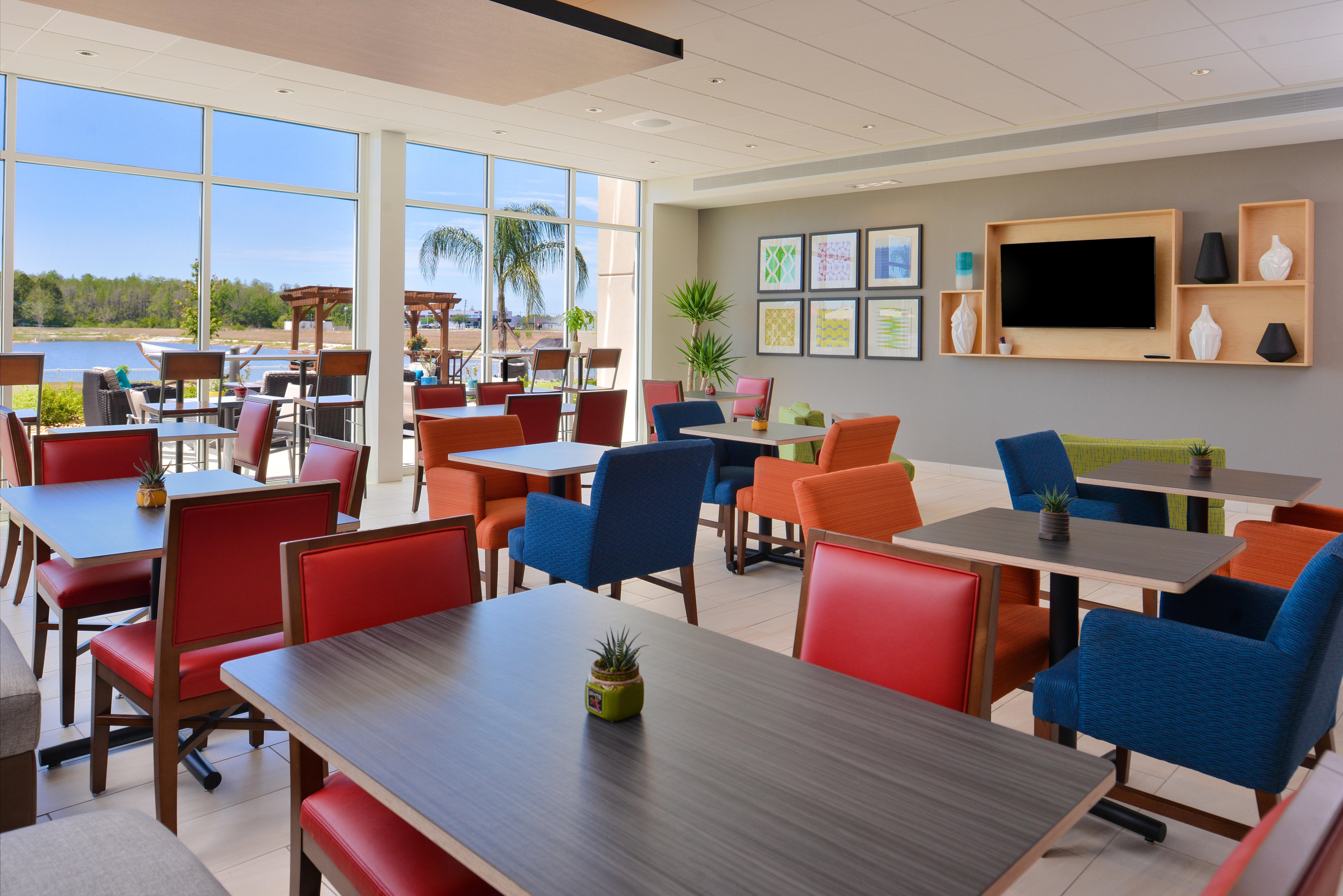 Holiday Inn Express & Suites Trinity By Ihg Exteriör bild
