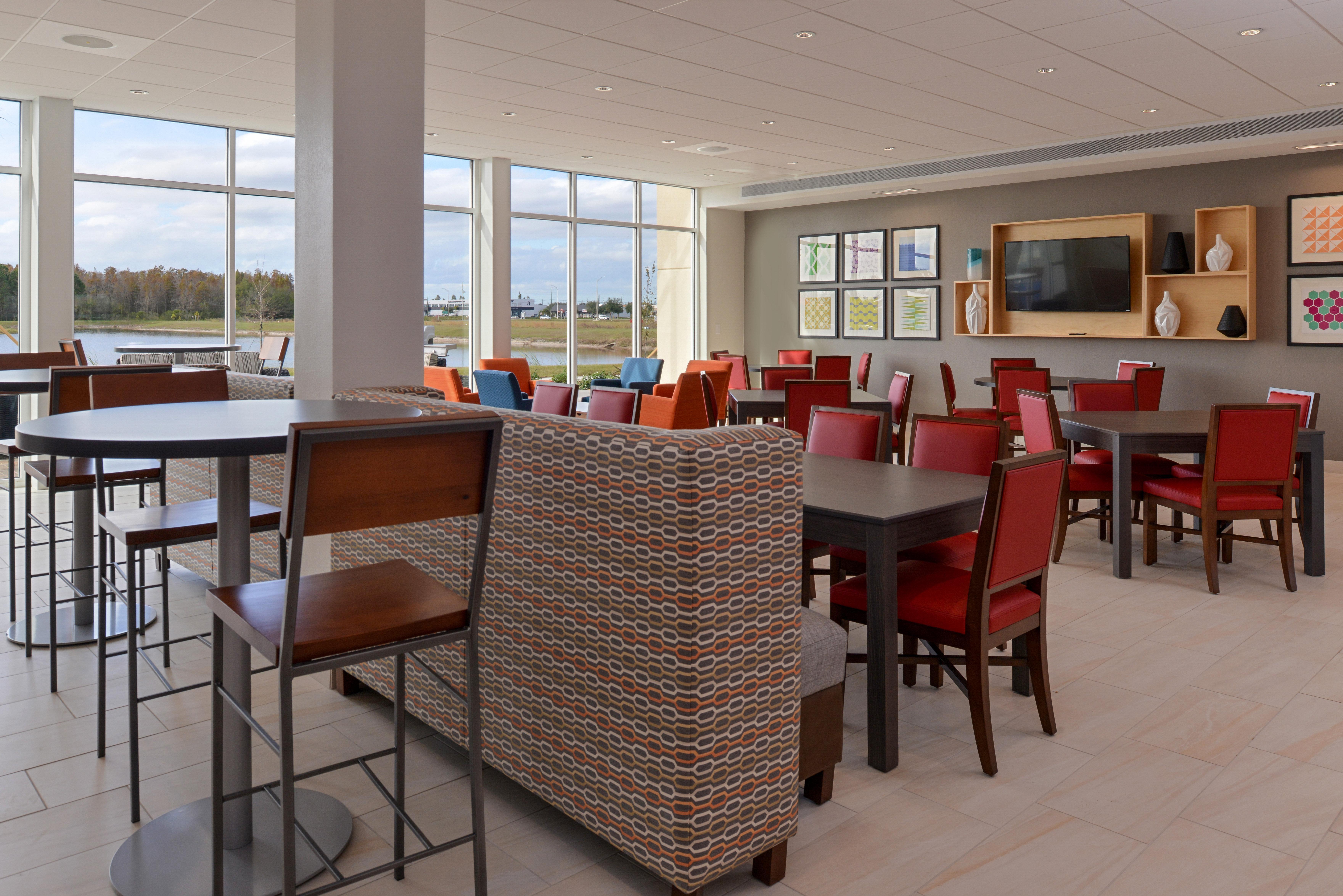 Holiday Inn Express & Suites Trinity By Ihg Exteriör bild