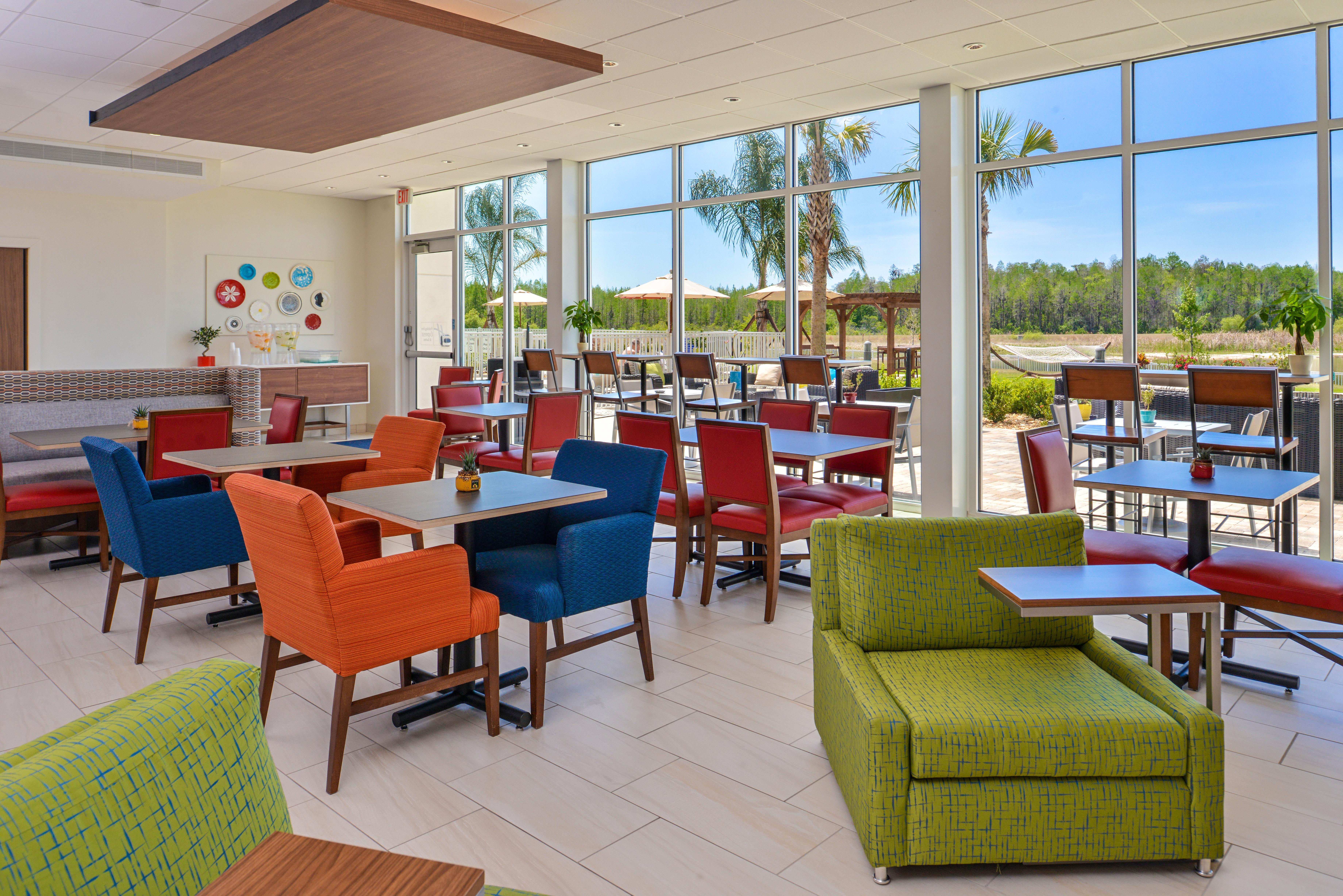 Holiday Inn Express & Suites Trinity By Ihg Exteriör bild